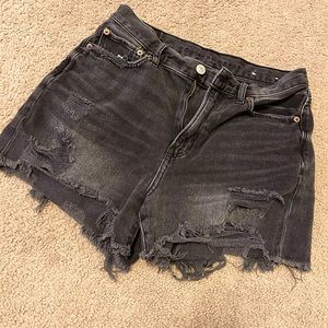 American Eagle 90s boyfriend shorts